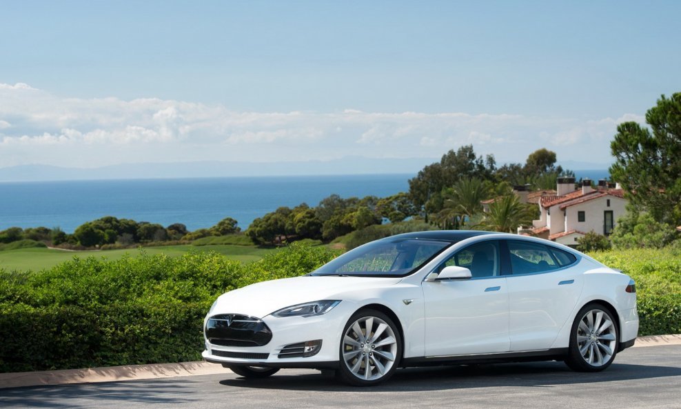 Tesla-Model-S-1[3]