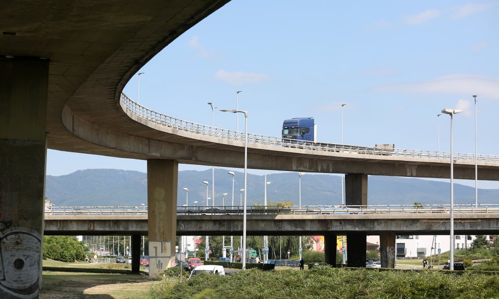 Petlja iznad Držićeve ulice u Zagrebu