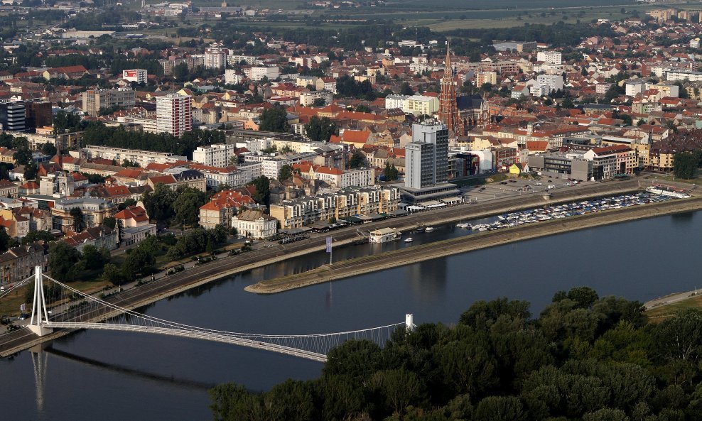 Pješački viseći most preko Drave u Osijeku