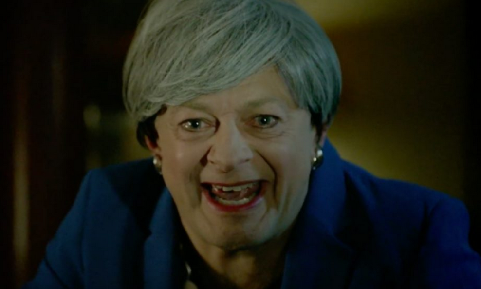 Andy Serkis kao Theresa May