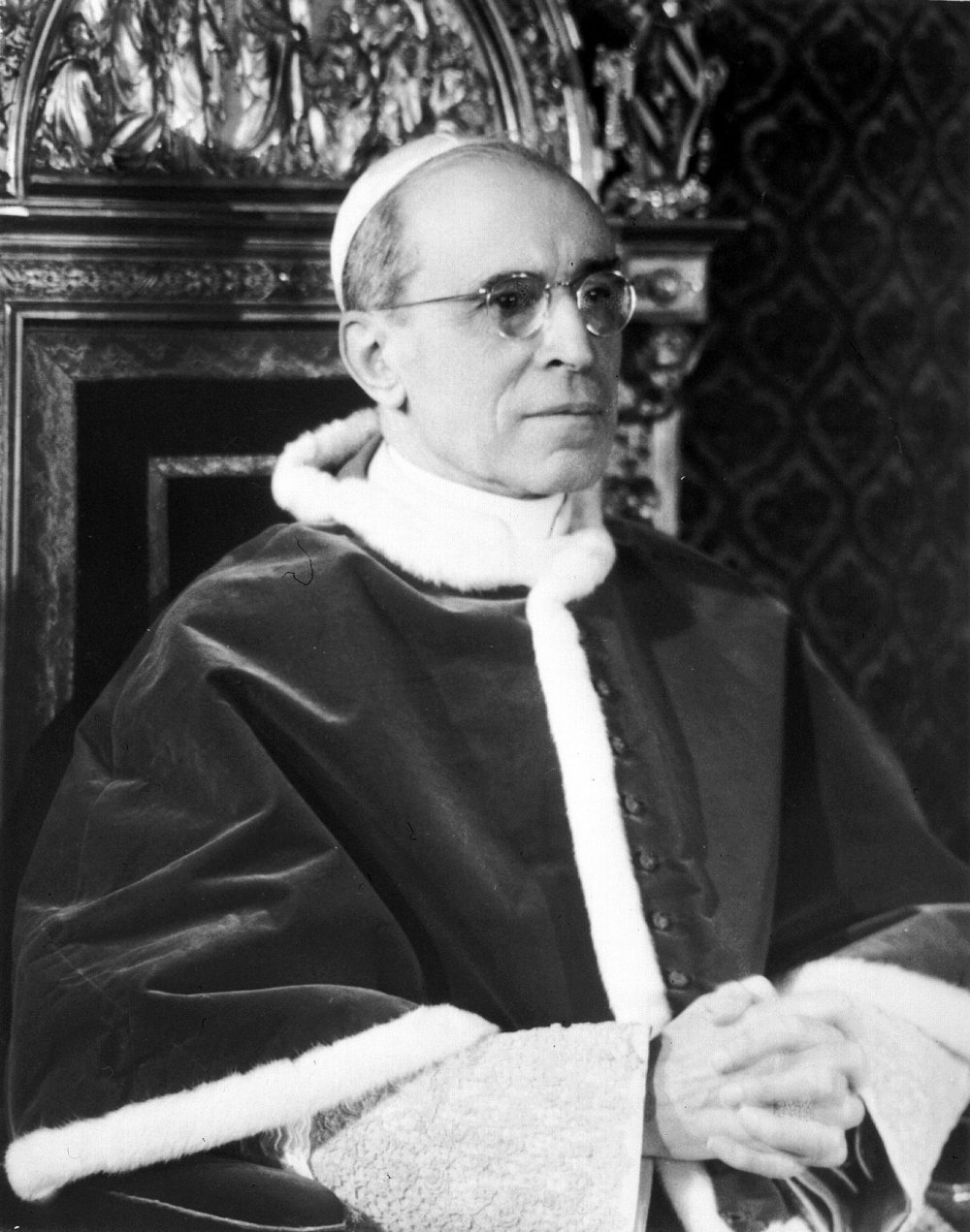 Пий xii. Pope Pius XII. Pope Pius 13. Пульвермахер. Папа Франциск.