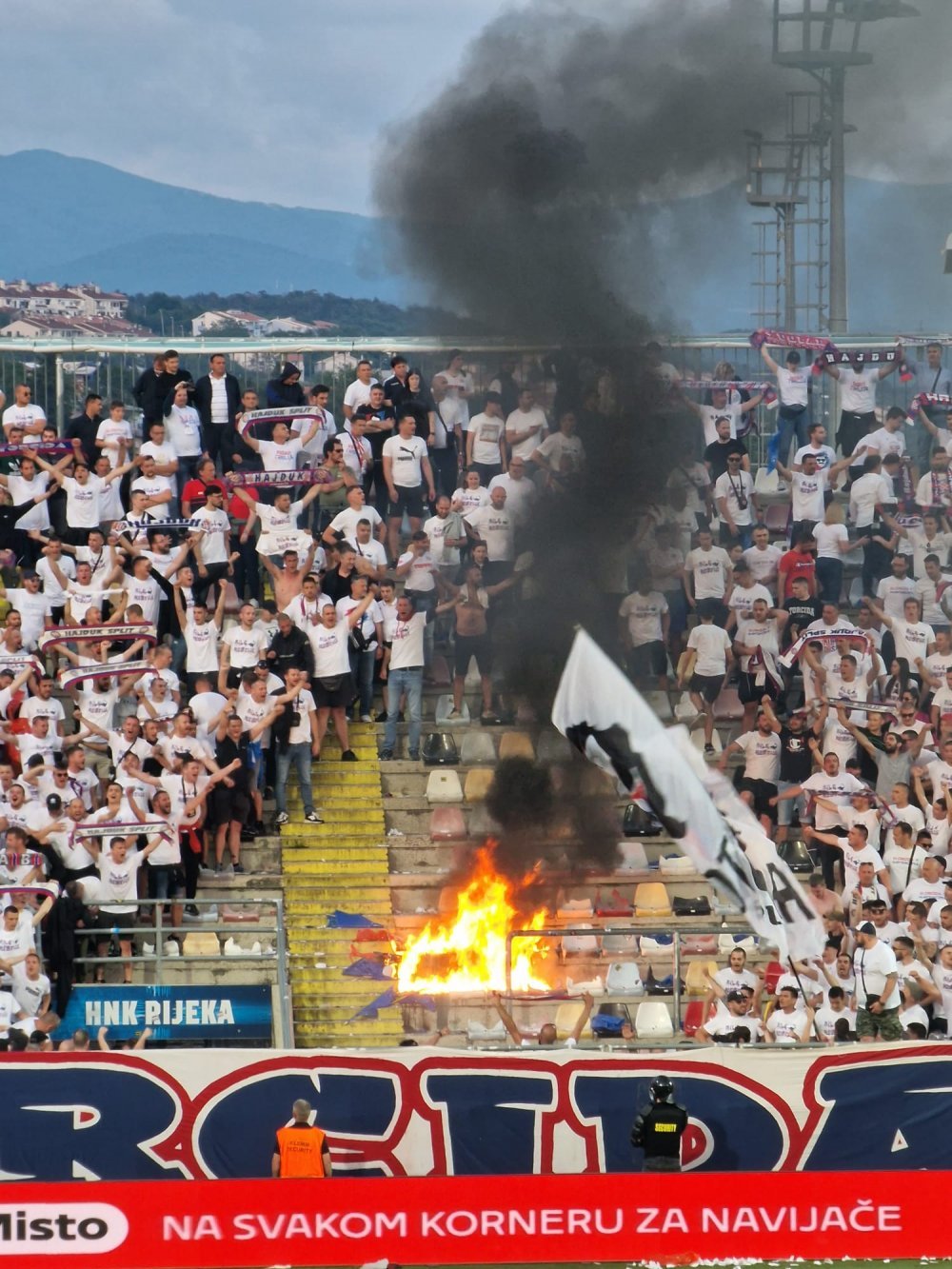 Rijeka-Hajduk 0:0 Svakom po crveni karton i jedan bod ishod je utakmice na  Rujevici