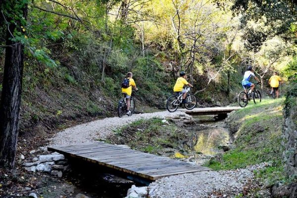 Nedavno su uređena dva kilometra biciklističkih staza kroz Kliško polje