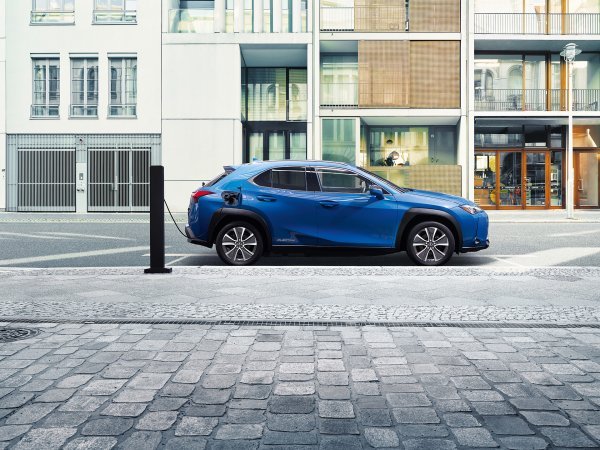 Lexus UX 300e