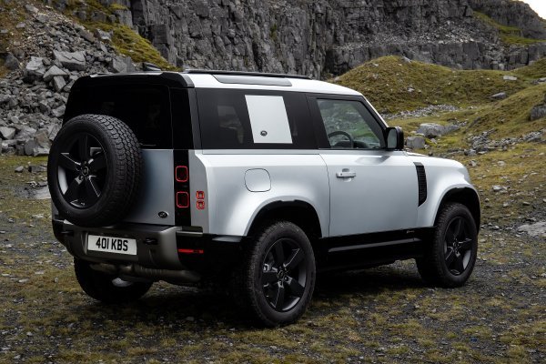 Land Rover Defender 90 X-DYNAMIC