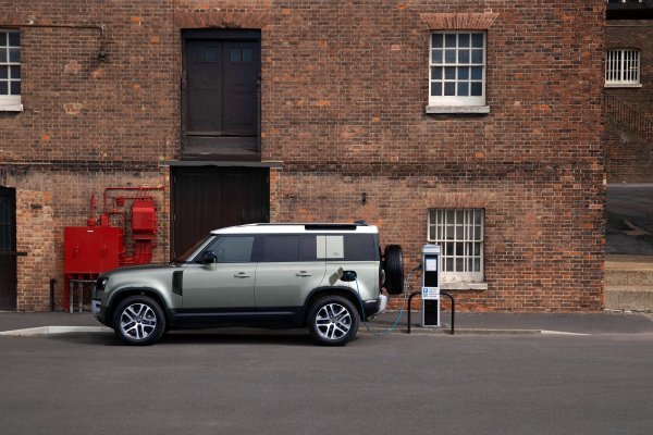 Land Rover Defender 110 PHEV (MY21)