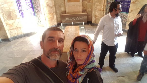 Sa suprugom Ivanom Kujundžić Rupčić na putovanju Iranom