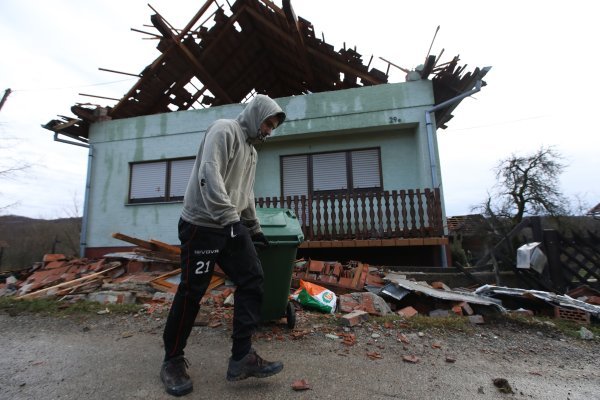 Selo Strašnik stradalo je u potresu