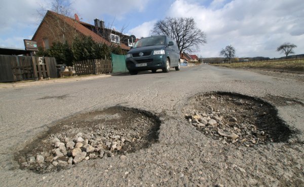 Udarne rupe nisu samo 'specijalnost' hrvatskih prometnica