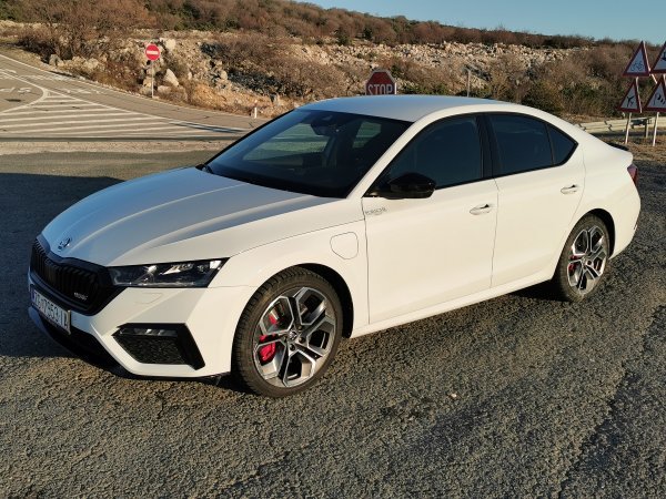 Škoda Octavia RS 1.4 TSI DSG PHEV iz 2021.