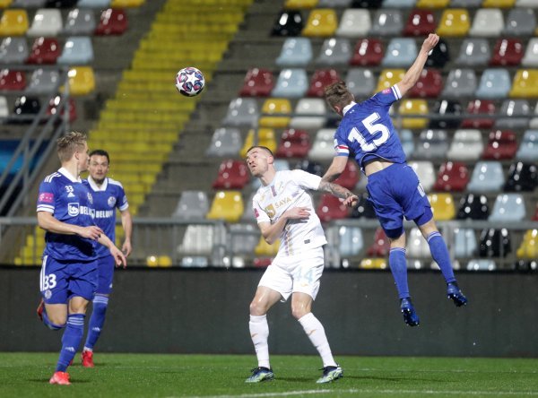 Slobodna Dalmacija - Rijeka doživjela potop na Rujevici, Slaven Belupo  slavi veliku pobjedu