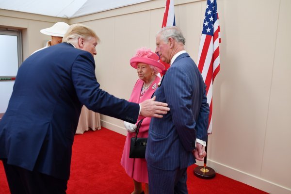 Donald Trump s kraljicom Elizabetom i princom Charlesom