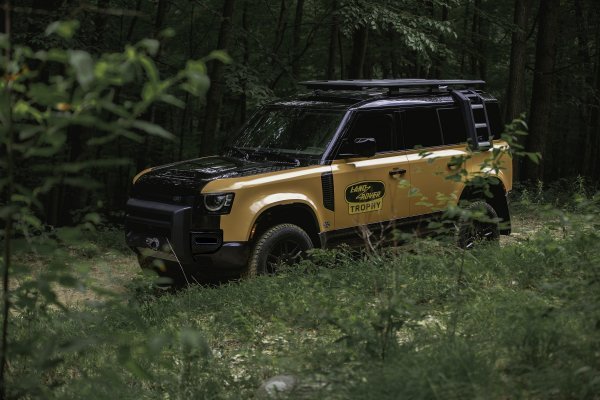 Land Rover Defender Trophy Edition