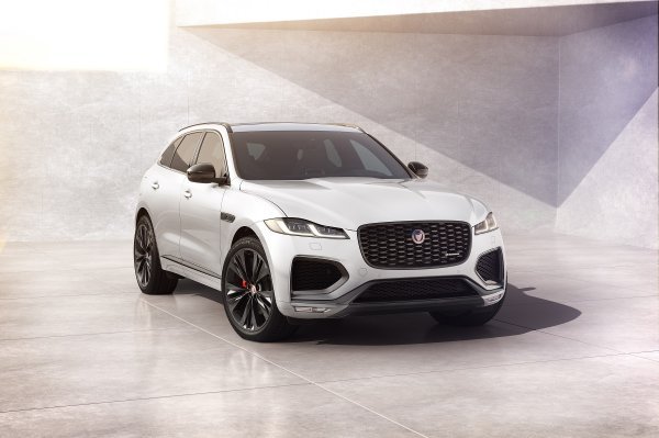 Jaguar F-Pace R-Dynamic Black Ostuni White bijela s Ebony (ebanovina) interijerom