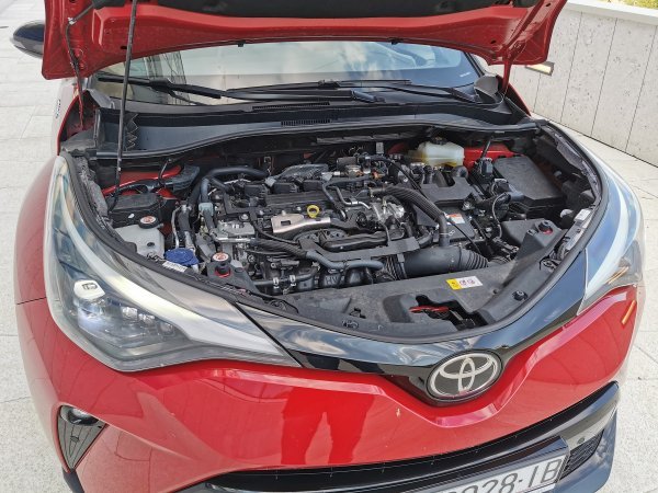 Toyota C-HR GR SPORT s motorom 2.0 Hybrid Dynamic Force ukupne izlazne snage sustava od 184 KS