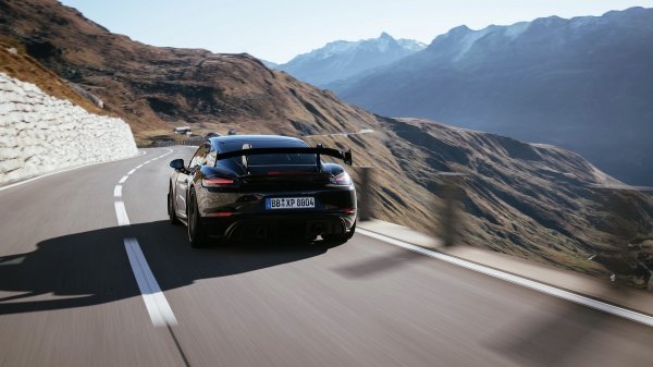 Novi Porsche 718 Cayman GT4 RS