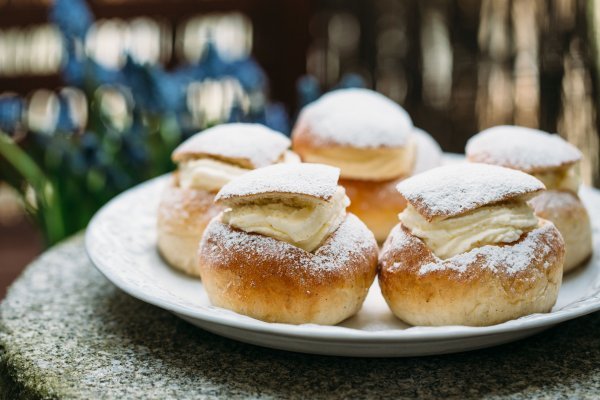 Švedske kremom punjene buhtlice