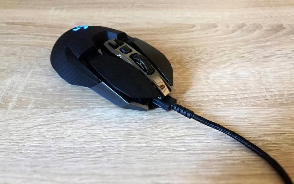 Logitech G900 Chaos Spectrum spojen na USB tportal