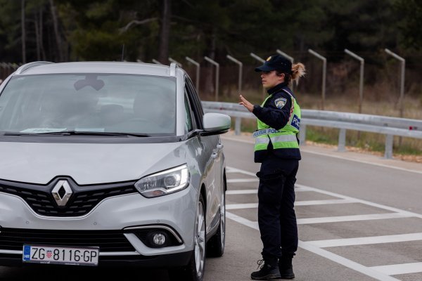 Ovlaštene vas osobe mogu zaustaviti i obaviti tehnički pregled vašeg vozila i na cesti