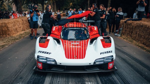 Porsche na Goodwoodu predstavio LMDh prototip 963: Trkaći hibridni bolid za Le Mans 2023.