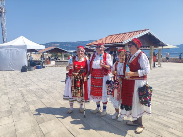 'Bile ruže Imotske krajine': Dinka, Desanka, mala Laura i njena baka Milena