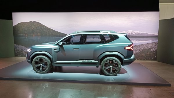 Konceptno SUV vozilo Dacia Bigster iz 2022.