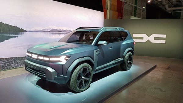 Konceptno SUV vozilo Dacia Bigster iz 2022.