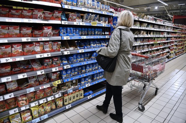 Većina trgovina će u nedjelju ostati zatvorena, unatoč prazniku u ponedjeljak