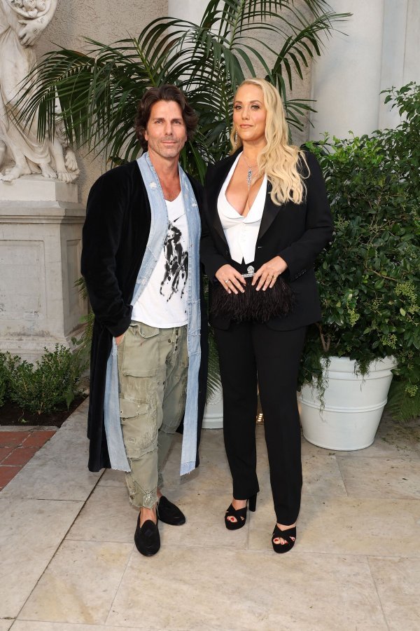 Greg Lauren i Elizabeth Berkley