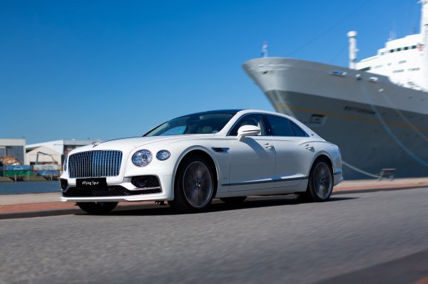 Bentley Flying Spur Hybrid