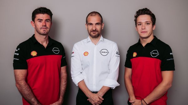 Tommaso Volpe šef momčadi Nissan Formula E Team (u sredini), Norman Nato (lijevo) i Sacha Fenestraz (desno)