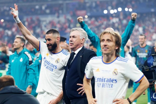 Karim Benzema, Carlo Ancelotti i Luka Modrić 