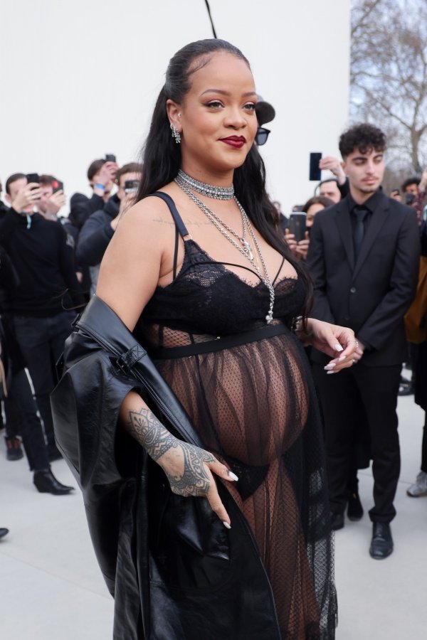 Rihanna na reviji Diora u ožujku 2022. godine