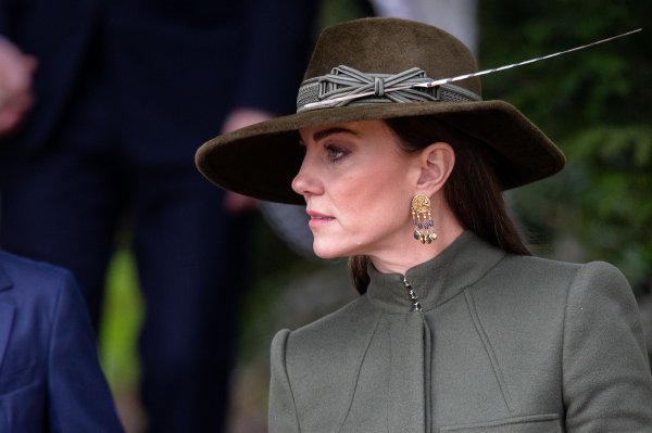 Kate Middleton na Božić 2022. također je nosila Sézane naušnice