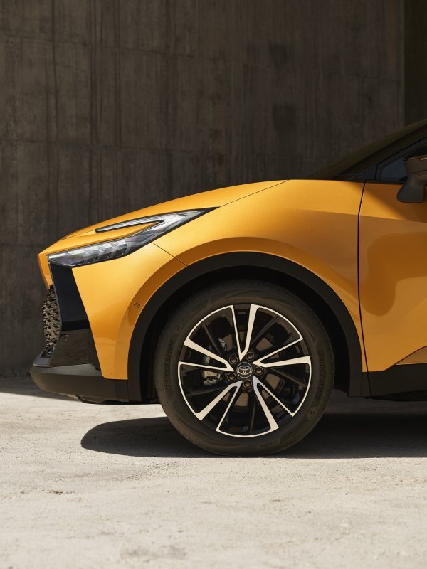 Toyota C-HR HEV High Premiere Edition