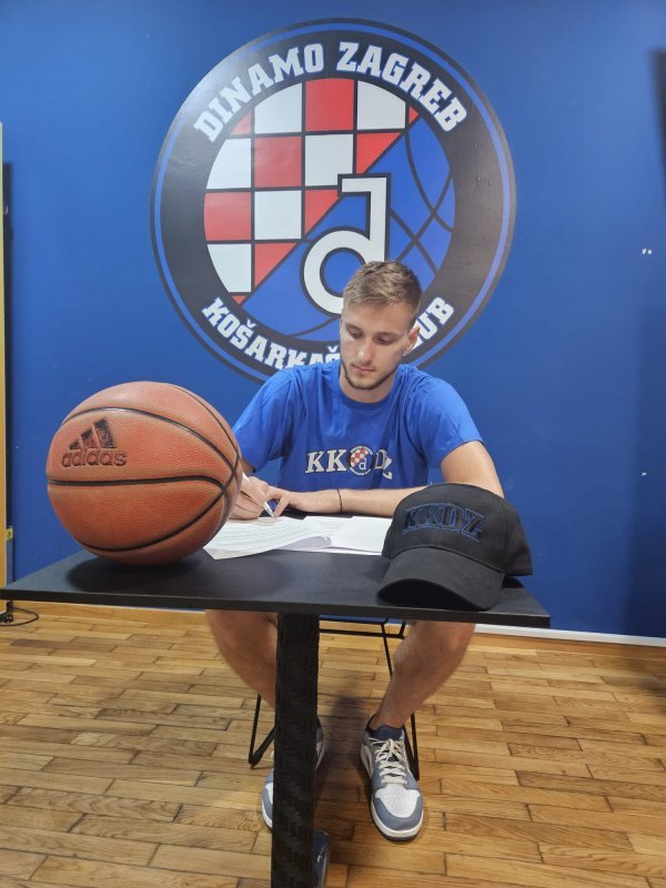 Ivan Nakić Vojnović potpisuje ugovor s KK Dinamo Zagreb