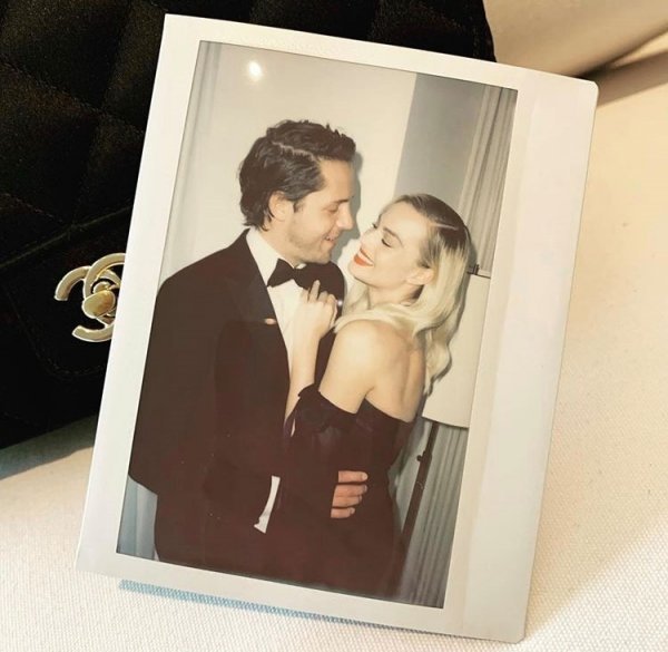 Tom Ackerley i Margot Robbie