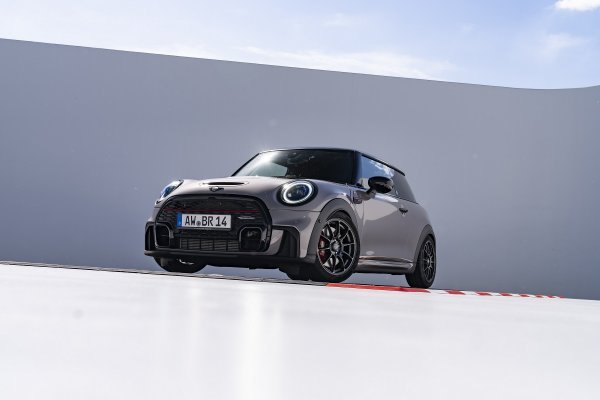 Mini John Cooper Works Bulldog Racing Edition