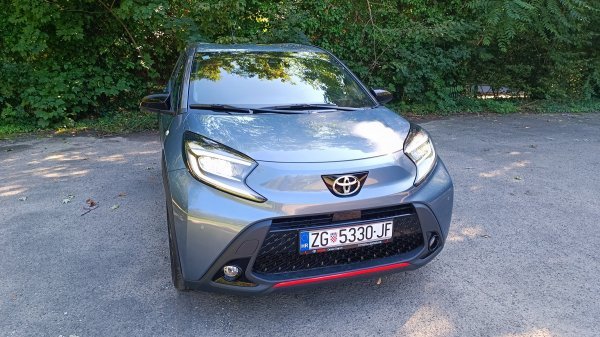 Toyota Aygo X 1.0 VVT-I 5D CVT Limited Edition JBL: UNDERCOVER JUN TAKAHASHI