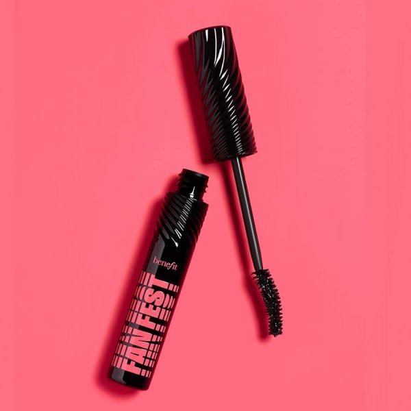 Benefit Cosmetics Fan Fest Fanning Mascara - maskara za volumen, 25.50 €