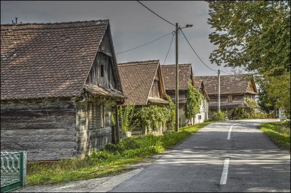 Drvene posavske kuće