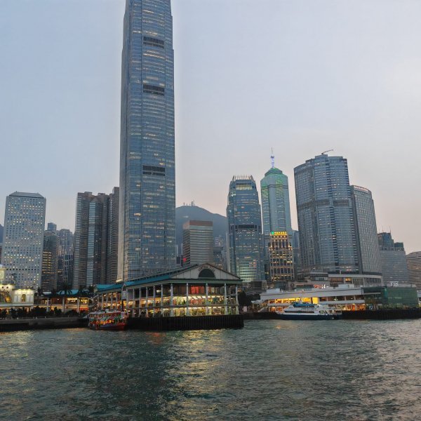 Hong Kong i tura brodom iz Victoria Harbour - luka Victoria odvaja otok Hong Kong na jugu od poluotoka Kowloon na sjeveru