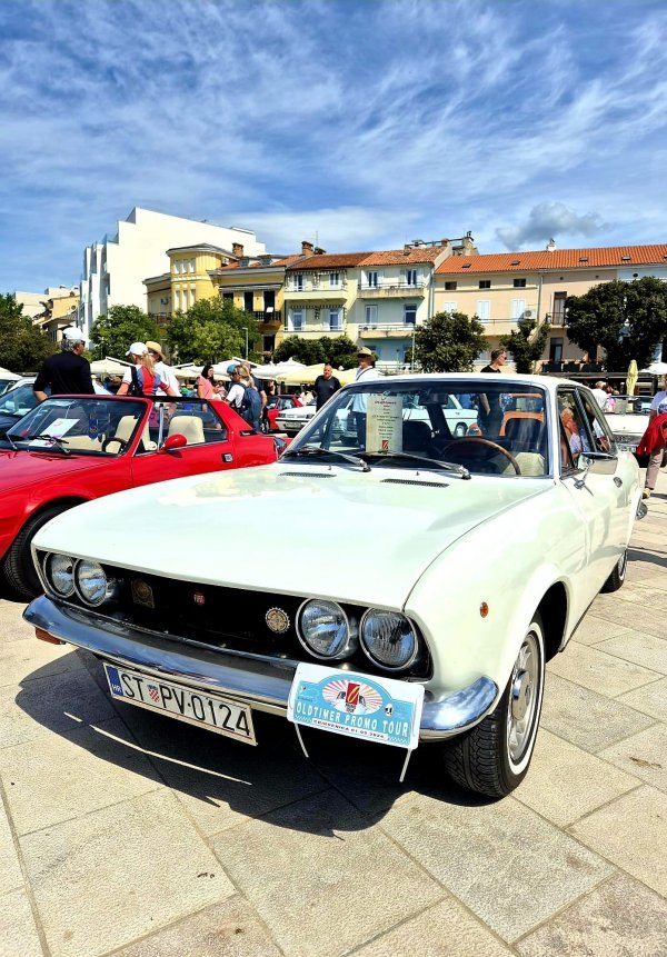 Starodobni automobili u Crikvenici