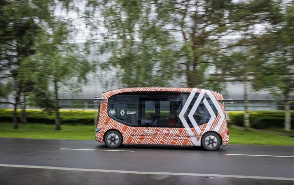 Renault Grupa demonstrira električne i autonomne šatlove za vrijeme teniskog turnira Roland-Garros 2024.