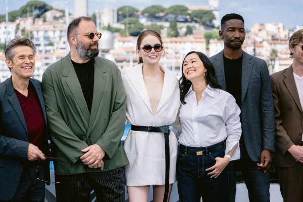 Redatelj Yorgos Lanthimos sa glumačkom postavom filma 'Kinds of Kindness'