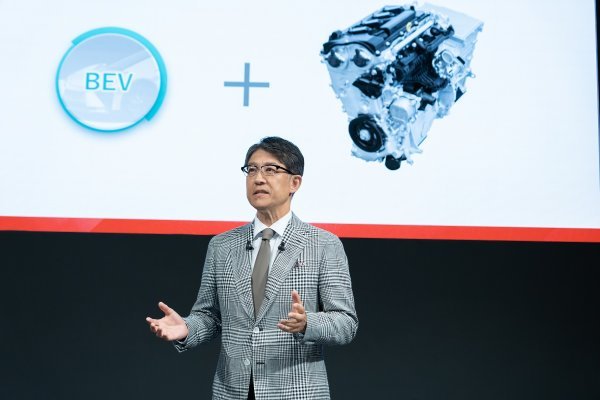 Koji Sato, predsjednik, član Upravnog odbora i izvršni direktor Toyota Motor Corporation