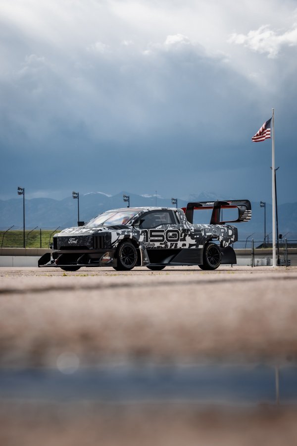 Ford F-150 Lightning SuperTruck EV demonstrator