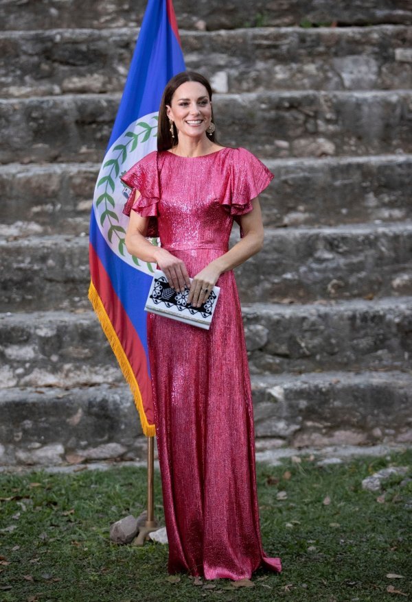 Kate Middleton u haljini Vampire's Wife u Belizeu 2022. godine
