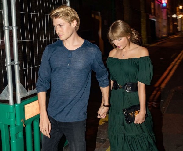 Joe Alwyn i Taylor Swift 2018.