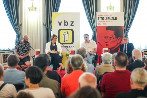 Urednik Marko Pogačar, Ivana Dragičević, Marko Stričević i Tvrtko Jakovina na promociji knjige